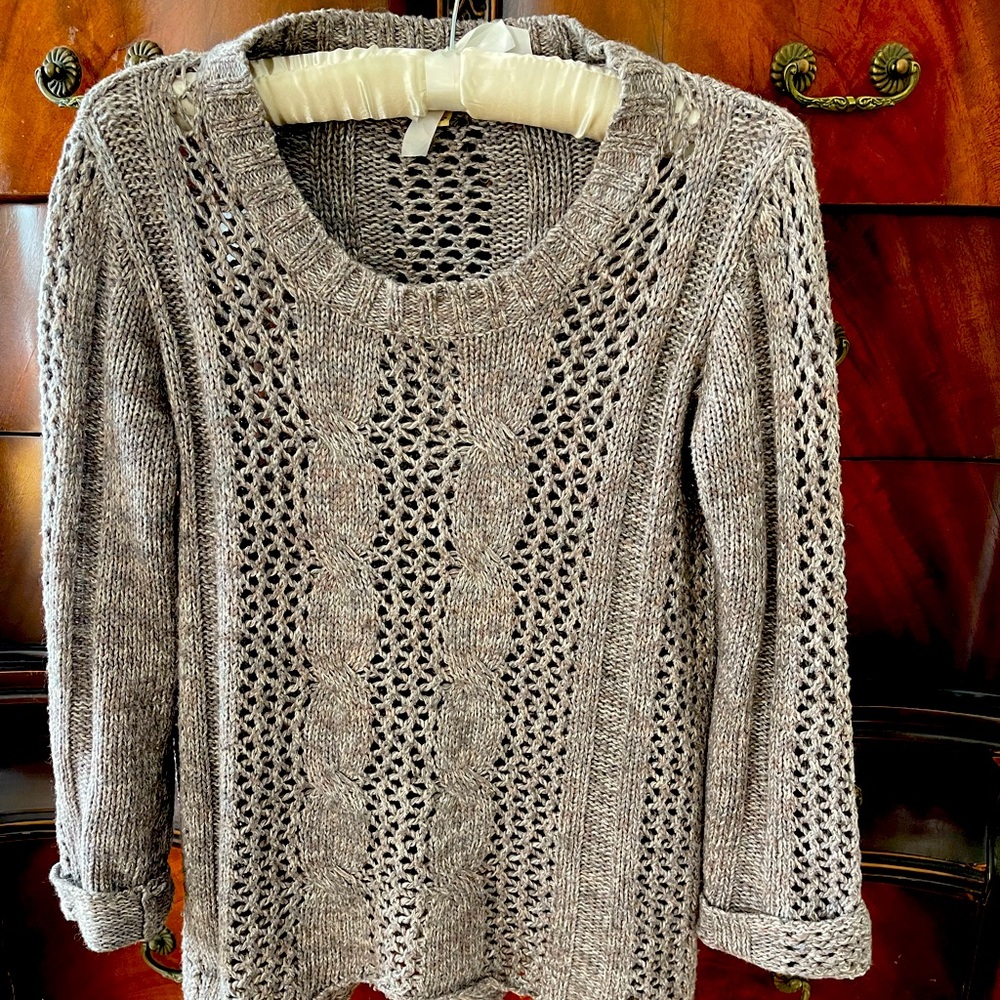 Pullover sweater with stitch detail